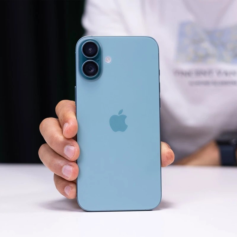 گوشی موبایل اپل مدل iPhone 16  ظرفیت 128گیگابایت رم 8 گیگابایت بدون رجیستری پارت نامبر ZAA